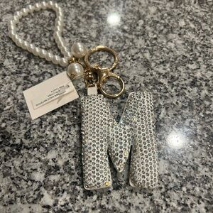 🔥🔥🔥Bling Silver Crystal Keychain with Pearl Accent🔥🔥🔥 Letter M.